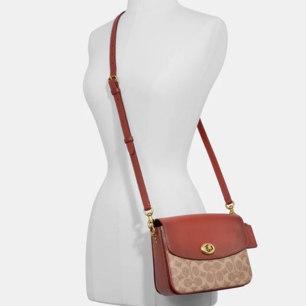 Sold❌‼️Cassie Crossbody Bag 19 In Signature Canvas - Picture 4 of 16